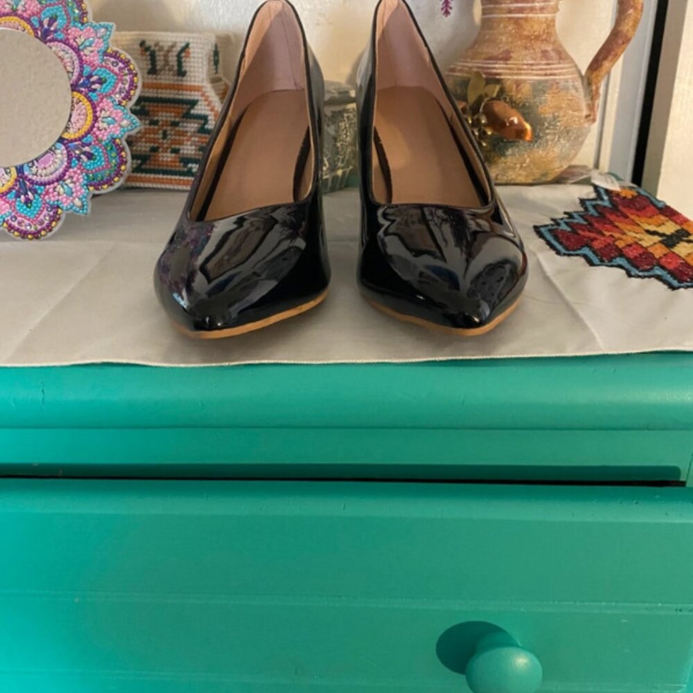 Women Heels Size 11 black pumps
